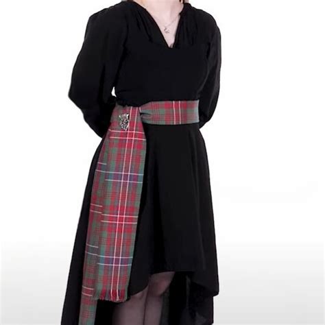 Mastering How to Wear a Tartan Sash: A Beginner's Guide