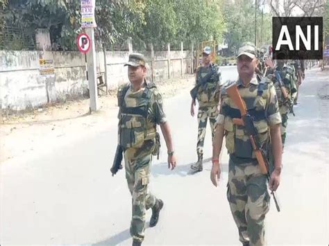 Punjab Police, Rapid Action Force conduct flag march amid crackdown on ...