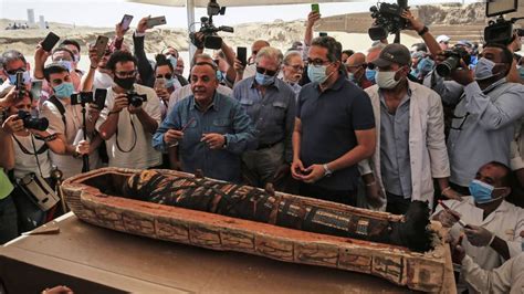 Egipto descubre 59 sarcófagos de 2.600 años de antigüedad en gran ...