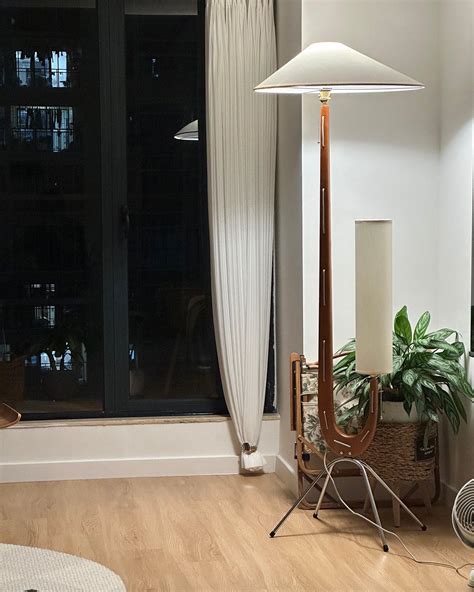 Giraffe Floor Lamp – Vakkerlight