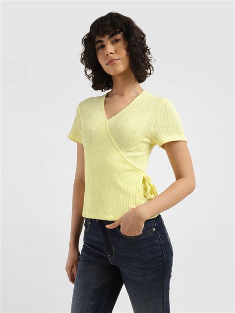 Buy Women's Tops Online at Best Prices – Levis India Store
