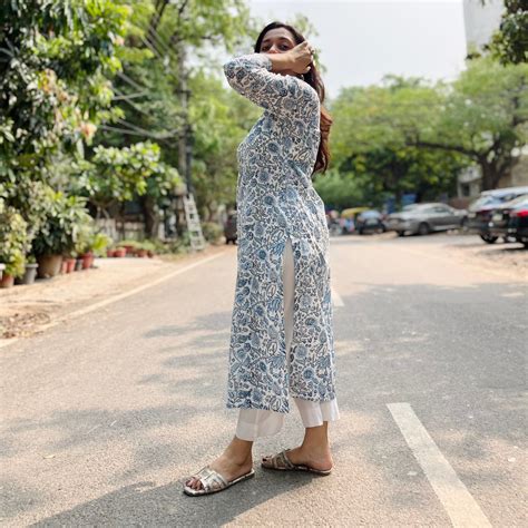Rozana Everyday Handblock Printed Kurta_Blue & White – Visual Echoes