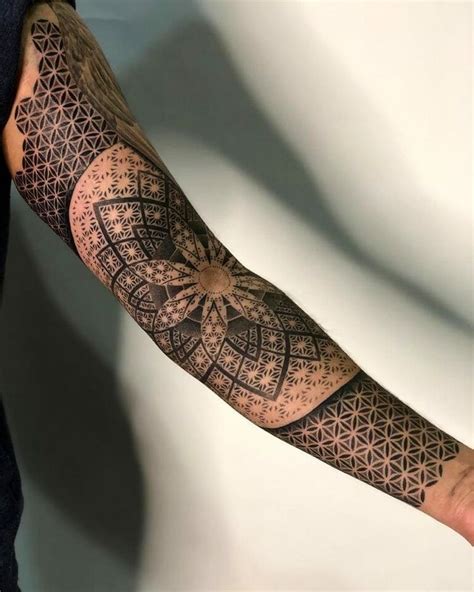 https://outsons.com/wp-content/uploads/2019/12/Geometric-shape-768x960.jpg