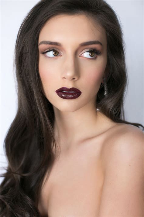 Fenty Beauty on Track to Outsell Kylie Cosmetics | POPSUGAR Beauty UK