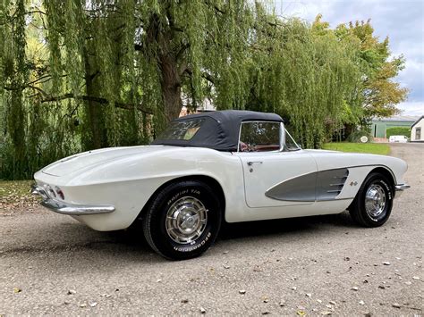 Lot 66 - 1961 Chevrolet Corvette