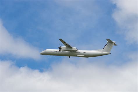 Turboprop Adventures: Malta's Universal Air Acquires 4 Dash 8-400 Aircraft