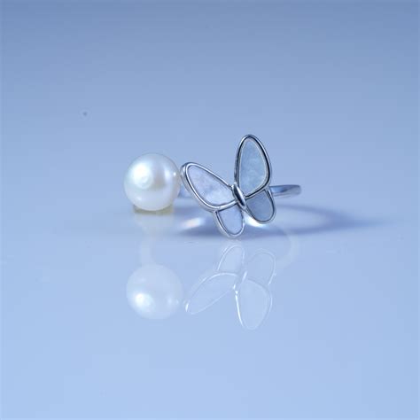 Butterfly Elegance White Finish Freshwater Pearl Ring