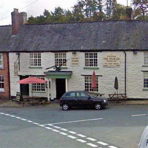 THE PLOUGH COUNTRY INN (Llanrhaeadr ym Mochnant) - B&B Reviews & Photos ...