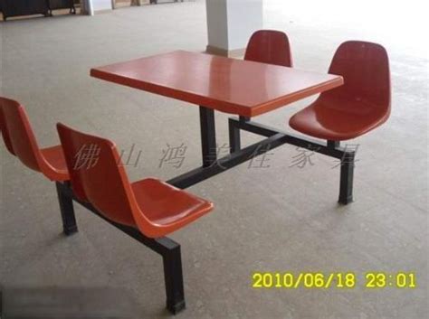 鸿美佳学校饭堂常用玻璃钢餐桌椅厂家定制