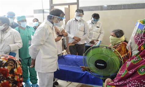 Don't let fear demoralise you : KCR visits Covid patients at Warangal ...