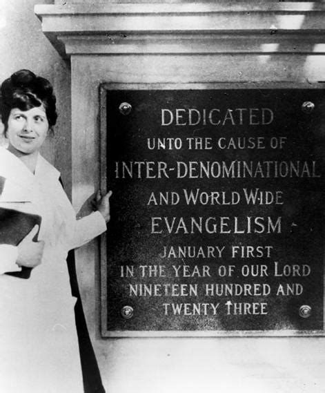 The Mysterious Disappearance of Aimee Semple McPherson | The Vintage News