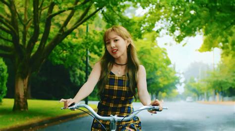 Twice - Likey who's who - K-Pop Database / dbkpop.com