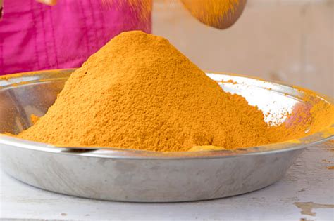 Process of Getting Turmeric Powder 的图像结果