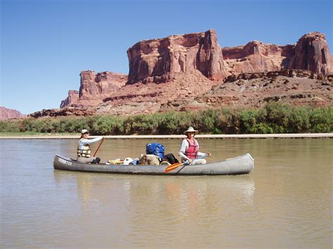 Guided 92-Mile Scenic Canoe Trip on Green River in Utah