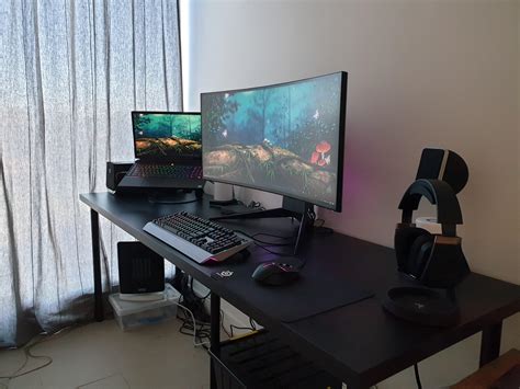 Image result for Alienware Area 51M Red-Light