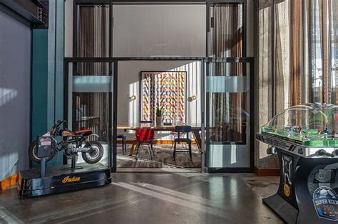 MOXY PHOENIX DOWNTOWN - Hotel Reviews, Photos, Rate Comparison ...