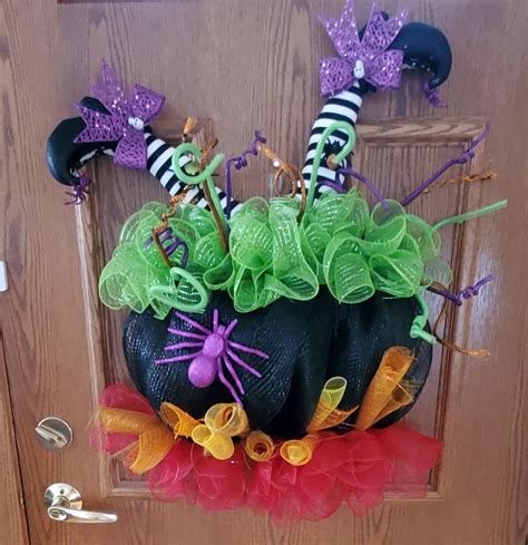 Witch in a Cauldron Wreath Class, Wildman Arts, Antigo, 12 October 2024 ...