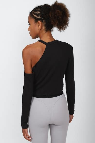 Reebok India Official | Reebok Women Tank Top Online at reebok.abfrl.in