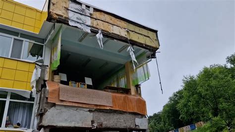 Video shows the moment a massive earthquake hits Russia