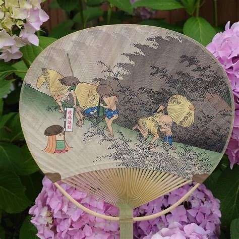 MU002 丸亀うちわ アマビエ 白雨 Amabie (mystic merfolk) Shirasame | うちわ屋 涼