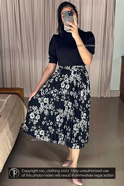 Black And White Floral-printed Pleated Skirt Only – ROO CLOTHING