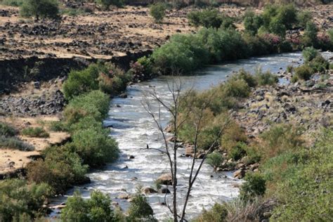 Reka Jordan polako nestaje - opasna je i za hodočasnike - 92Putovanja