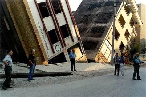 土耳其地震为7.2级 已致138人死亡(组图)-搜狐新闻