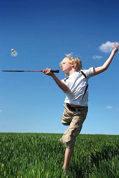 Kids Playing Badminton 的图像结果