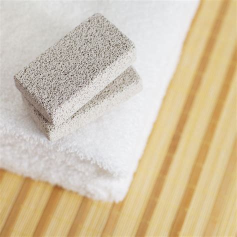 How to Use a Pumice Stone to Remove Corns | 2bstronger.com
