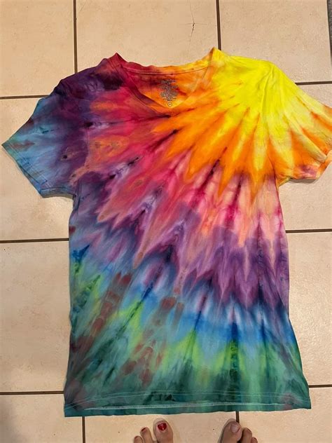 Pin by Lisa Degley on tye die | Tie dye patterns diy, Diy tie dye ...