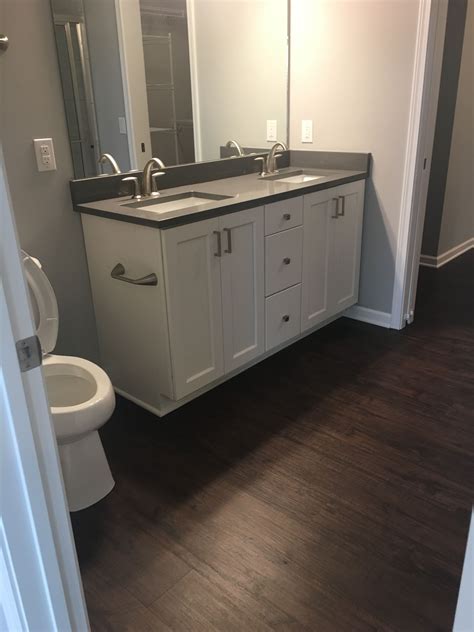 Benefits Of Installing Vinyl Plank Flooring In The Bathroom - Flooring ...