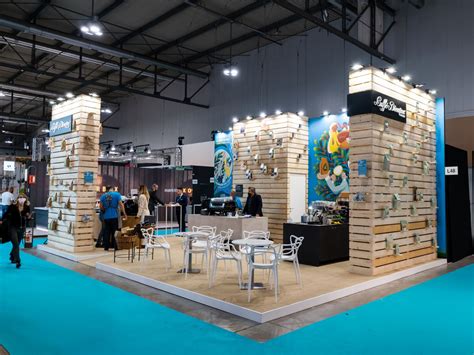 Manaly Design&Build: Customer Reviews, Stands and Services