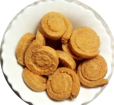 Buy Home Made Chakri Mathri Online from Bhawna Pachauri at Best Price