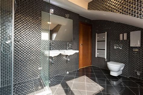 What Color to Paint a Black and White Tile Bathroom?