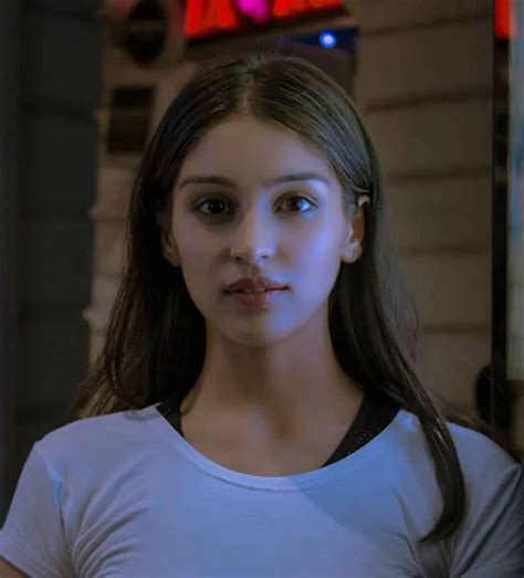 Yukti Thareja का जीवन परिचय | Yukti Thareja Biography in Hindi - Real ...