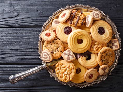 What is the difference between cookies and biscuits