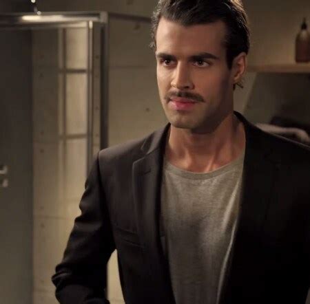 How to create the natural mustache