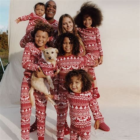Mirada familiar Pijamas navideños familiares Pijamas Patrón de navidad ...