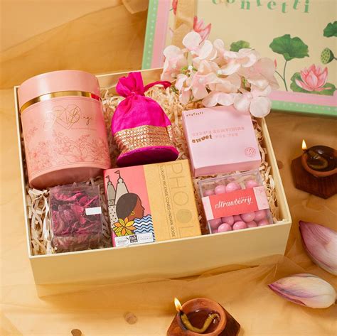 Luxury Diwali Gift Hamper with Sweets, Dry Fruits & Personalized Card ...