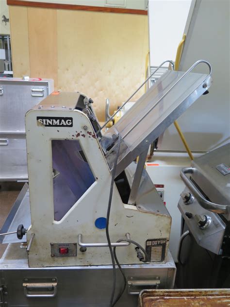 Doyon Sinmag Commercial Bread Slicer 20 1/2" x 25" x 29" H