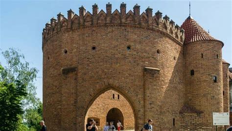 Tour por Varsovia + Parque Real Lazienki, Varsovia - Central de Reservas