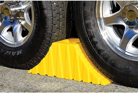 Best RV Wheel Chock 的图像结果