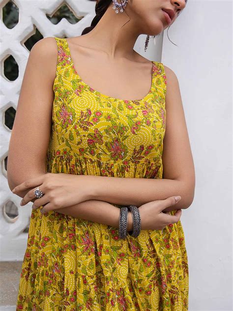 Buy Women Indian Ethnic Wear | Kurtis / Kurta, Suit Sets online