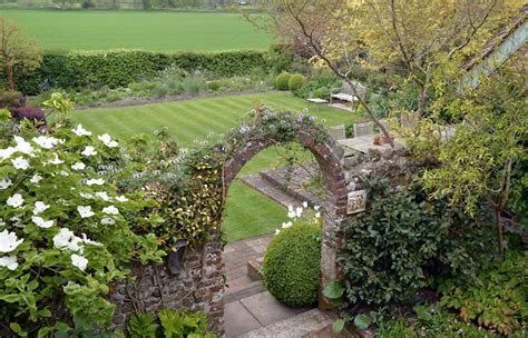 Сад Розмарі Александер Сендхілл Фарм (Sandhill Farm House Garden)