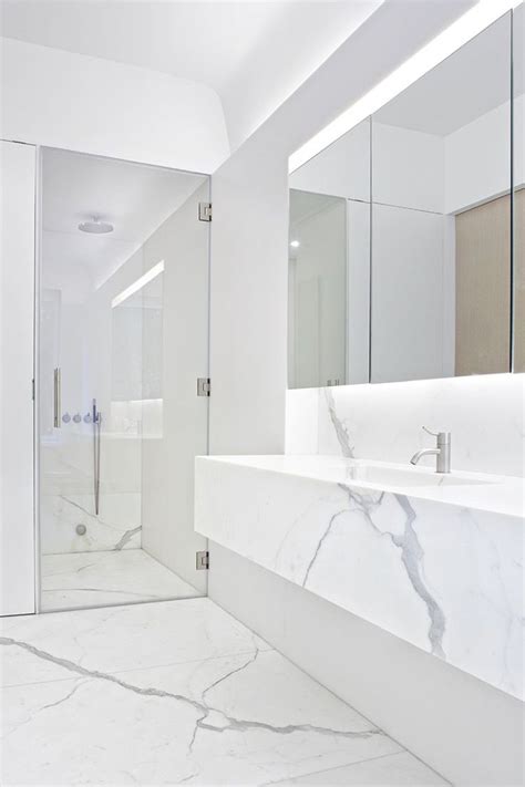 Ontdek de schoonheid van marmer | White marble bathrooms, Modern ...