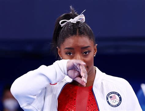 Simone Biles' decisions at Olympics present challenging balance ...