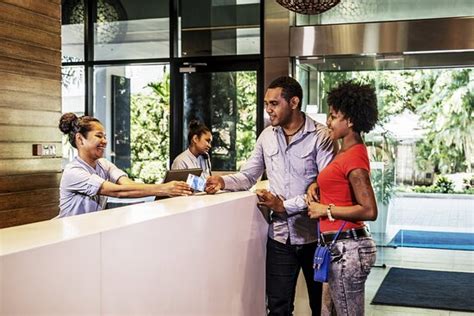 Holiday Inn Express Port Moresby By Ihg Restaurant: Pictures & Reviews ...
