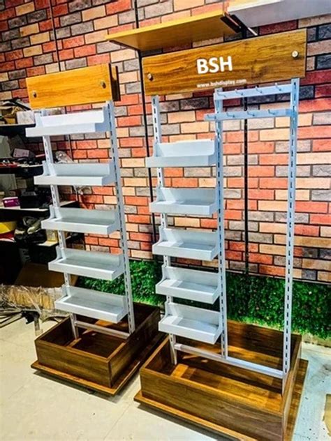 Belt Stand | bshdisplay.com