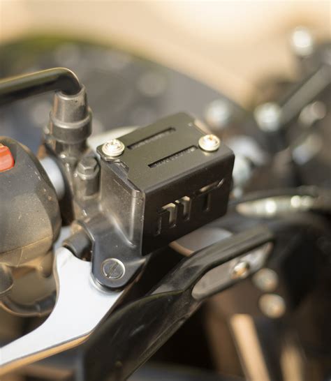 HIMALAYAN (BS6 & BS4) - Front Master Cylinder Guard – Moto Torque