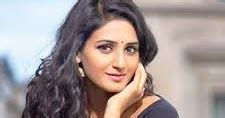 Shakti Mohan, Biography, Profile, Age, Biodata, Family, Husband, Son ...
